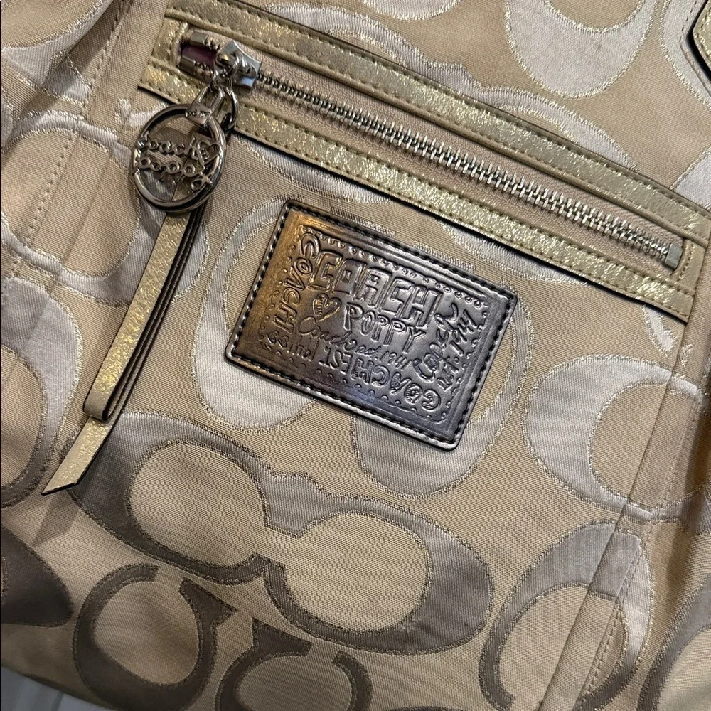 Coach y2k poppy Metallic Gold Logo Shoulder Bag 2 hangtags silver handbag